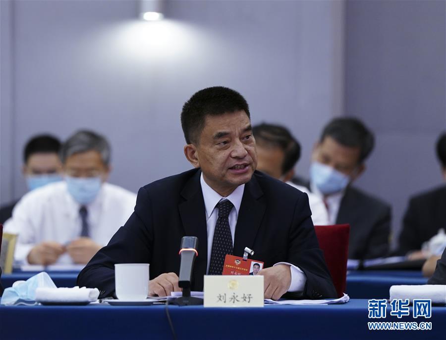 （新華全媒頭條·圖文互動）（10）從人民中汲取磅礴力量——習(xí)近平總書記同出席2020年全國兩會人大代表、政協(xié)委員共商國是紀(jì)實(shí)