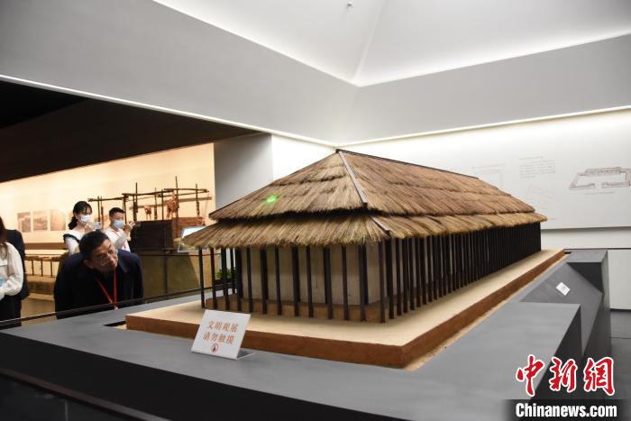 圖為商代宮殿復(fù)原模型。　王宇 攝