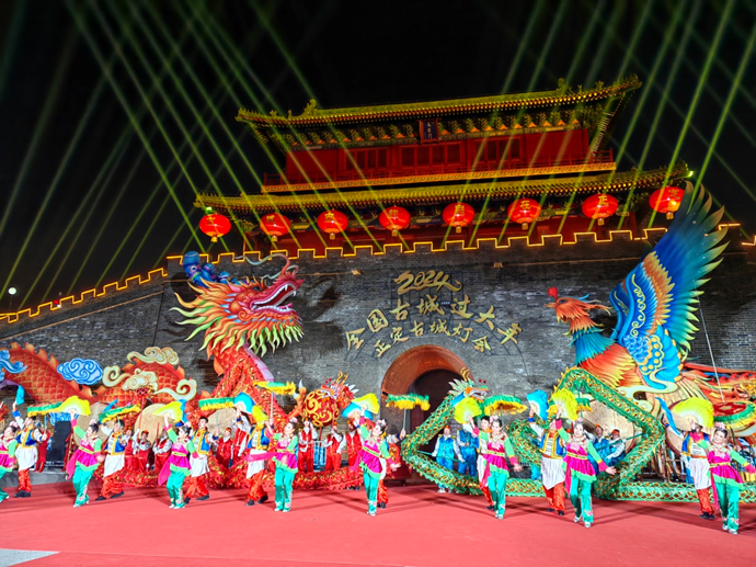 全國“古城過大年”正定會場暨“正定古城燈會”啟動儀式現(xiàn)場。 河北省文化和旅游廳供圖